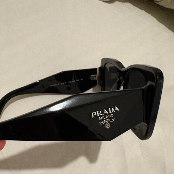 Prada sunglasses - Picture 1 of 2